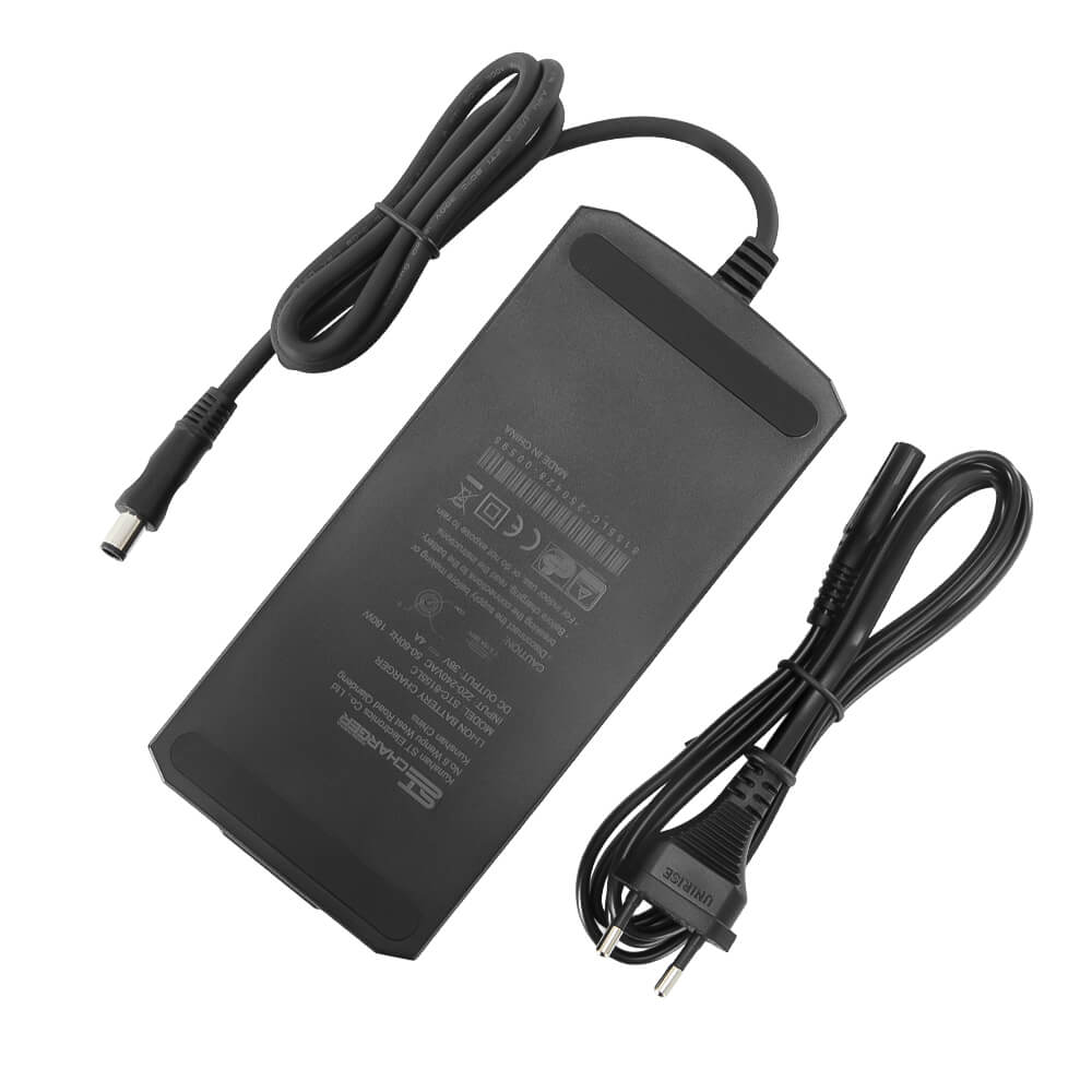 Chargeur 36V (42V) 4A compatible avec les batteries YOSE POWER ZZ131/ZZ234/ZZ361 modèle STC-8155LC