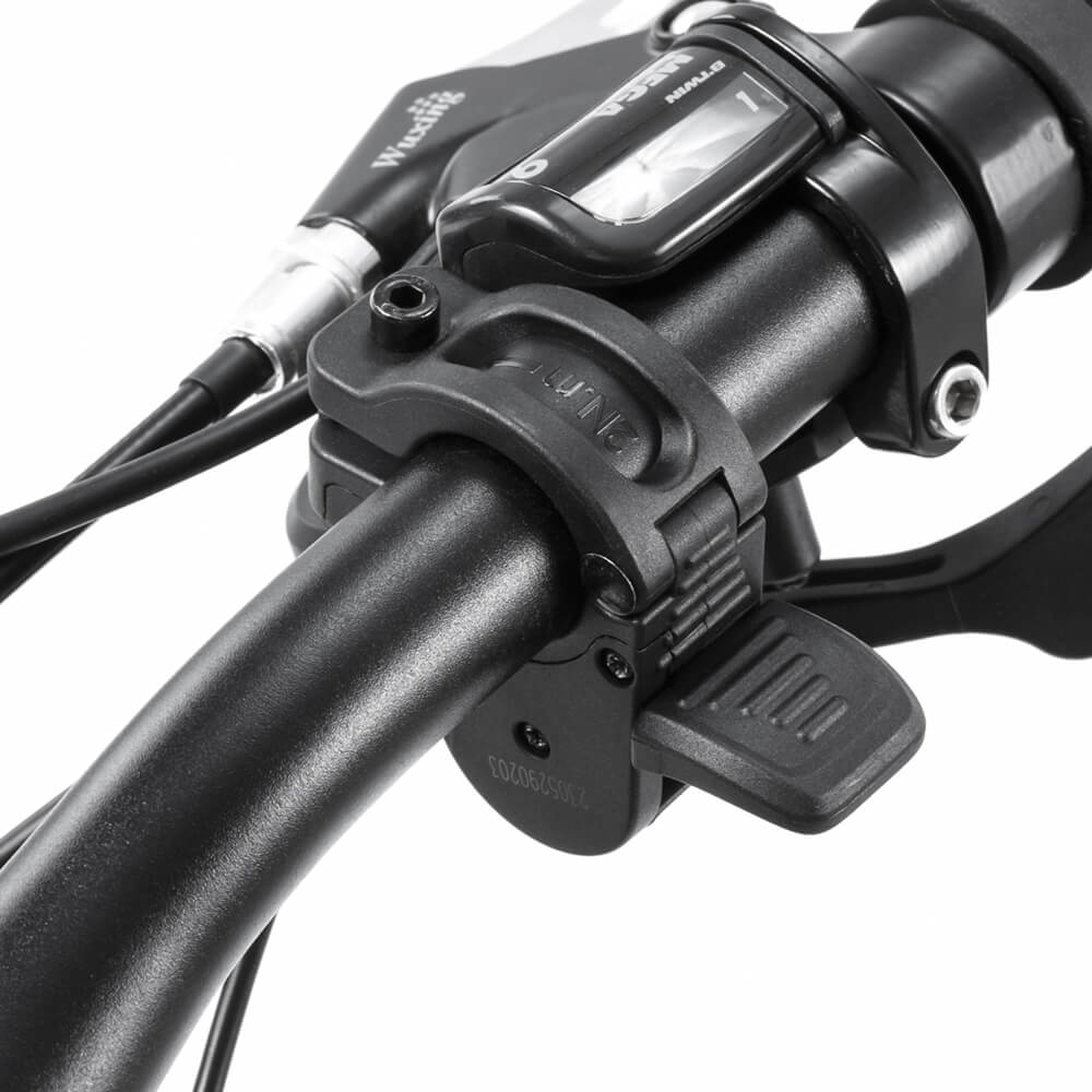 Thumb Throttle mounted on left handlebar